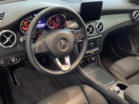 MERCEDES-BENZ GLA 180 Urban Panorama, Night Pack, Trekhaak, Achteruitrij Camera